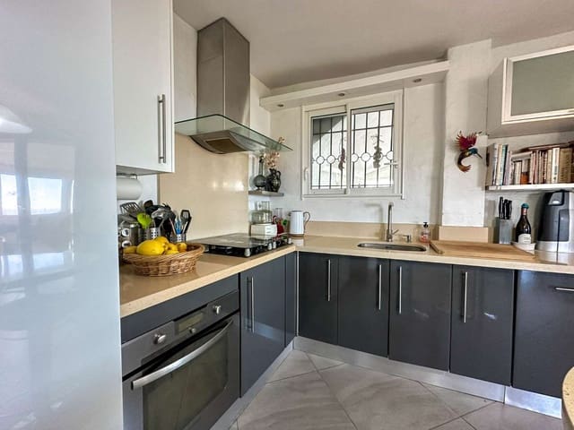 3 Zimmer Villa zu verkaufen in Salobreña mit Pool Garage - 485.000 € (Ref: 9142130)