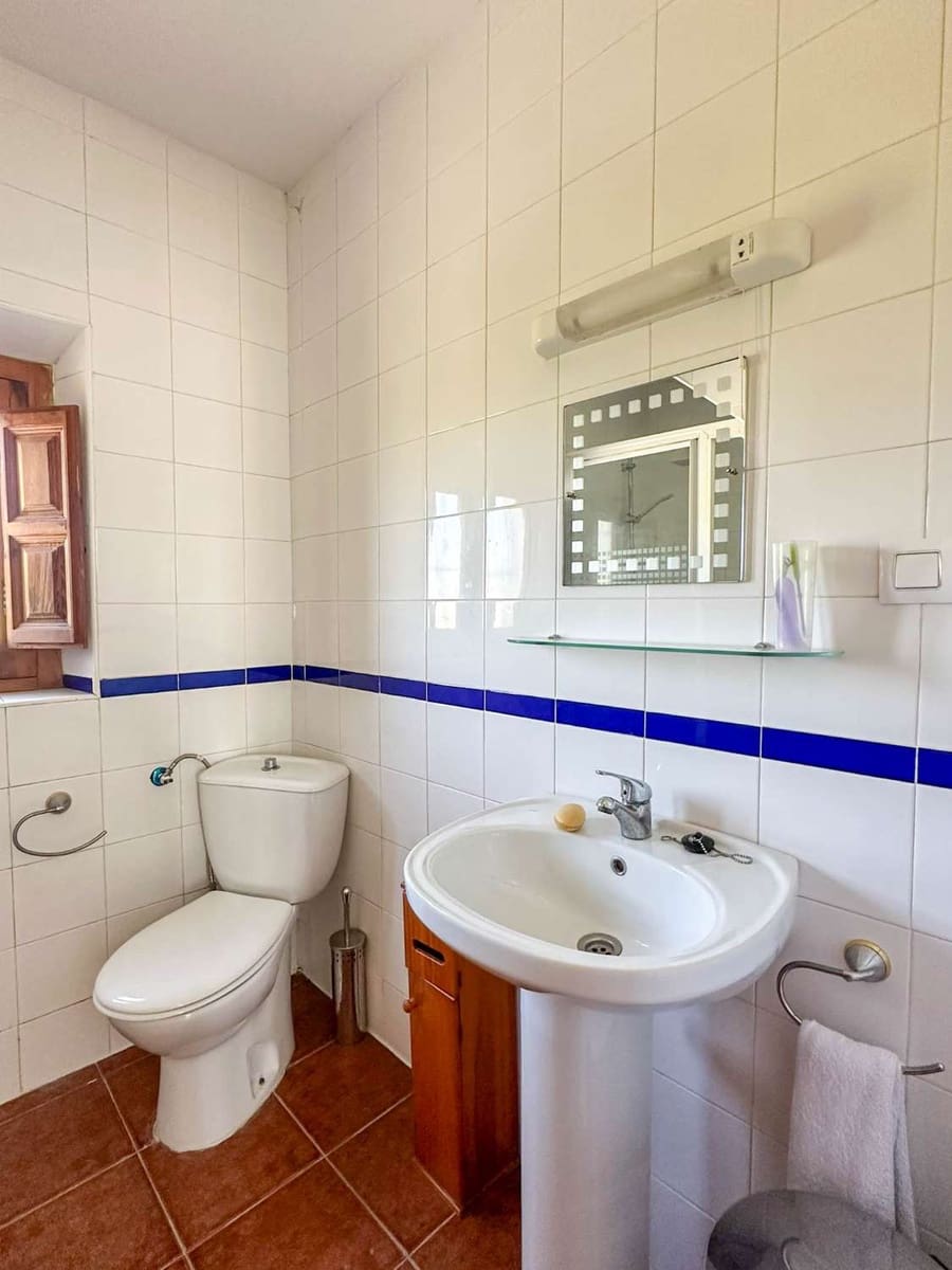 6 bedroom Finca/Country House for sale in Salobrena with pool - € 350,000 (Ref: 9145291)