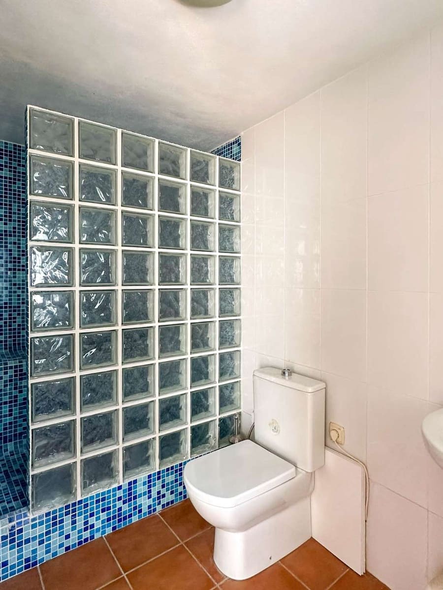 6 bedroom Finca/Country House for sale in Salobrena with pool - € 350,000 (Ref: 9145291)