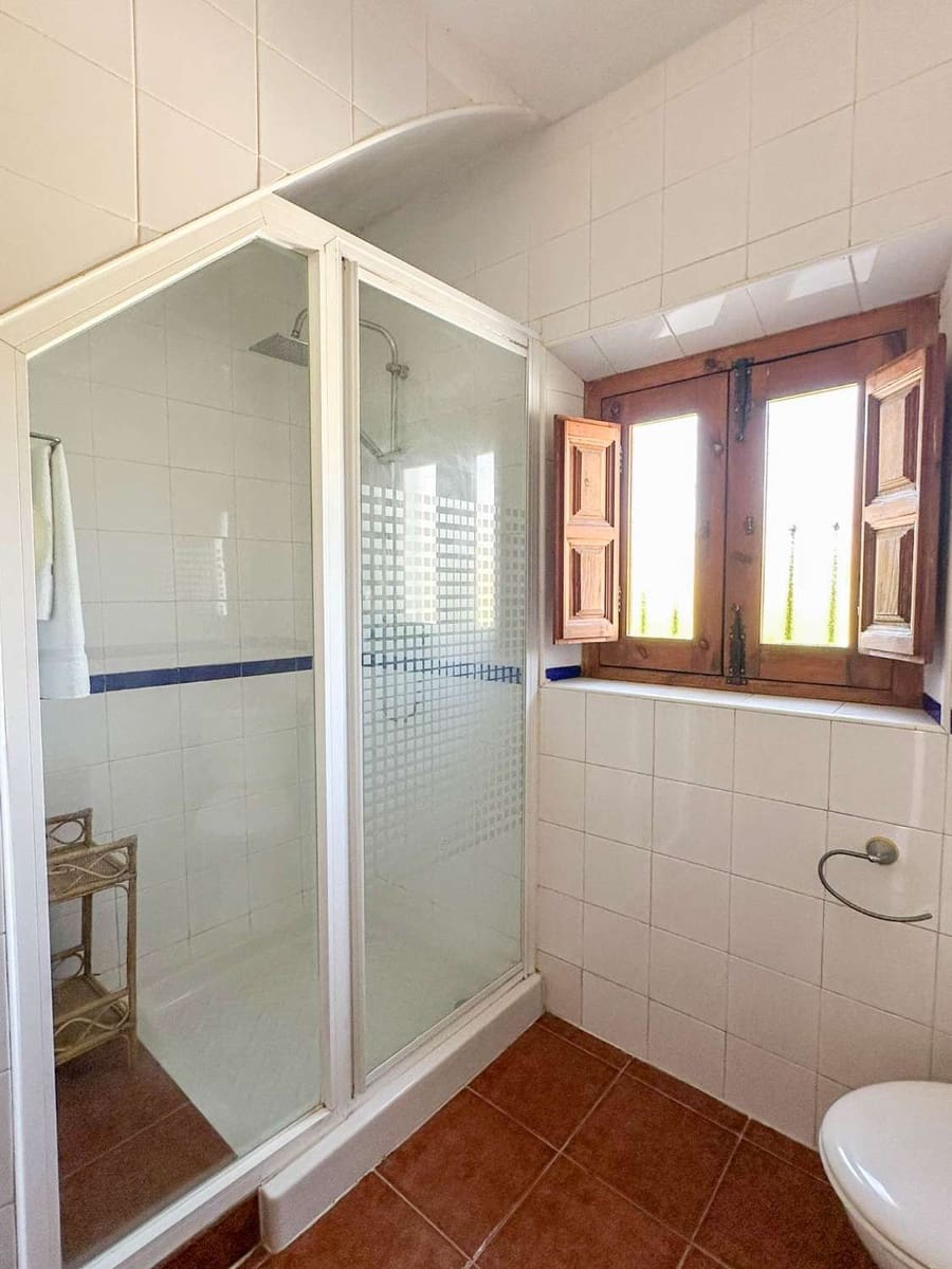 6 bedroom Finca/Country House for sale in Salobrena with pool - € 350,000 (Ref: 9145291)