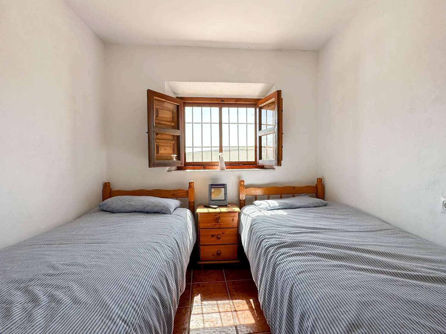 6 bedroom Finca/Country House for sale in Salobrena with pool - € 350,000 (Ref: 9145291)