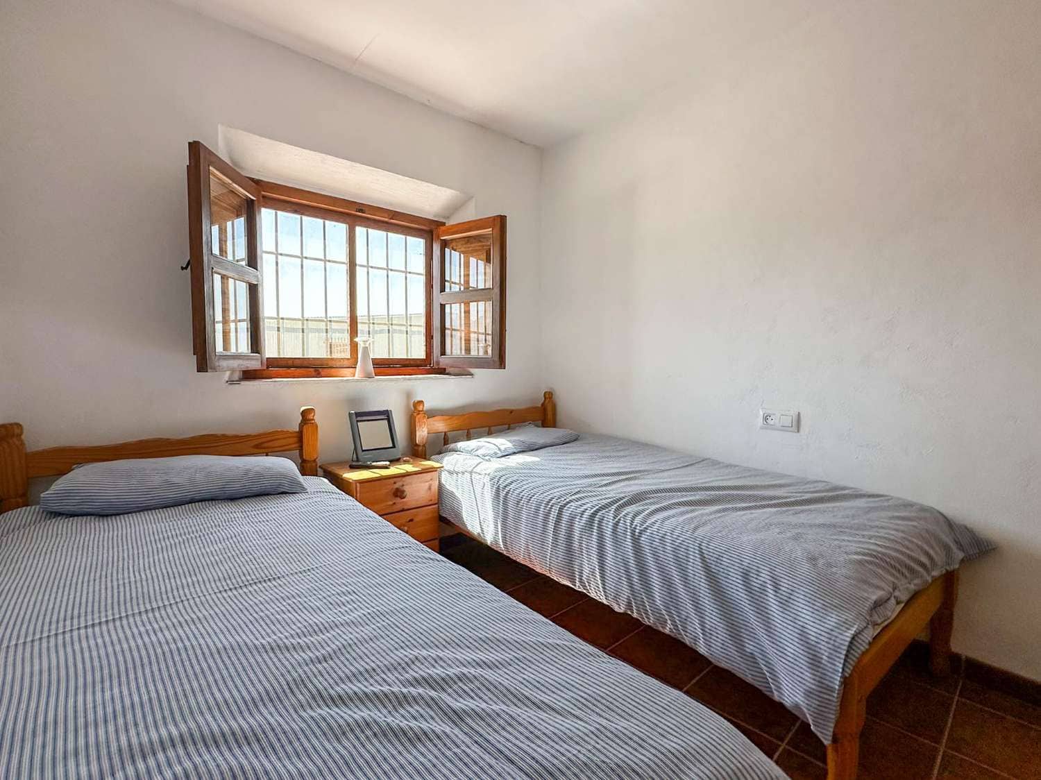 6 bedroom Finca/Country House for sale in Salobrena with pool - € 350,000 (Ref: 9145291)