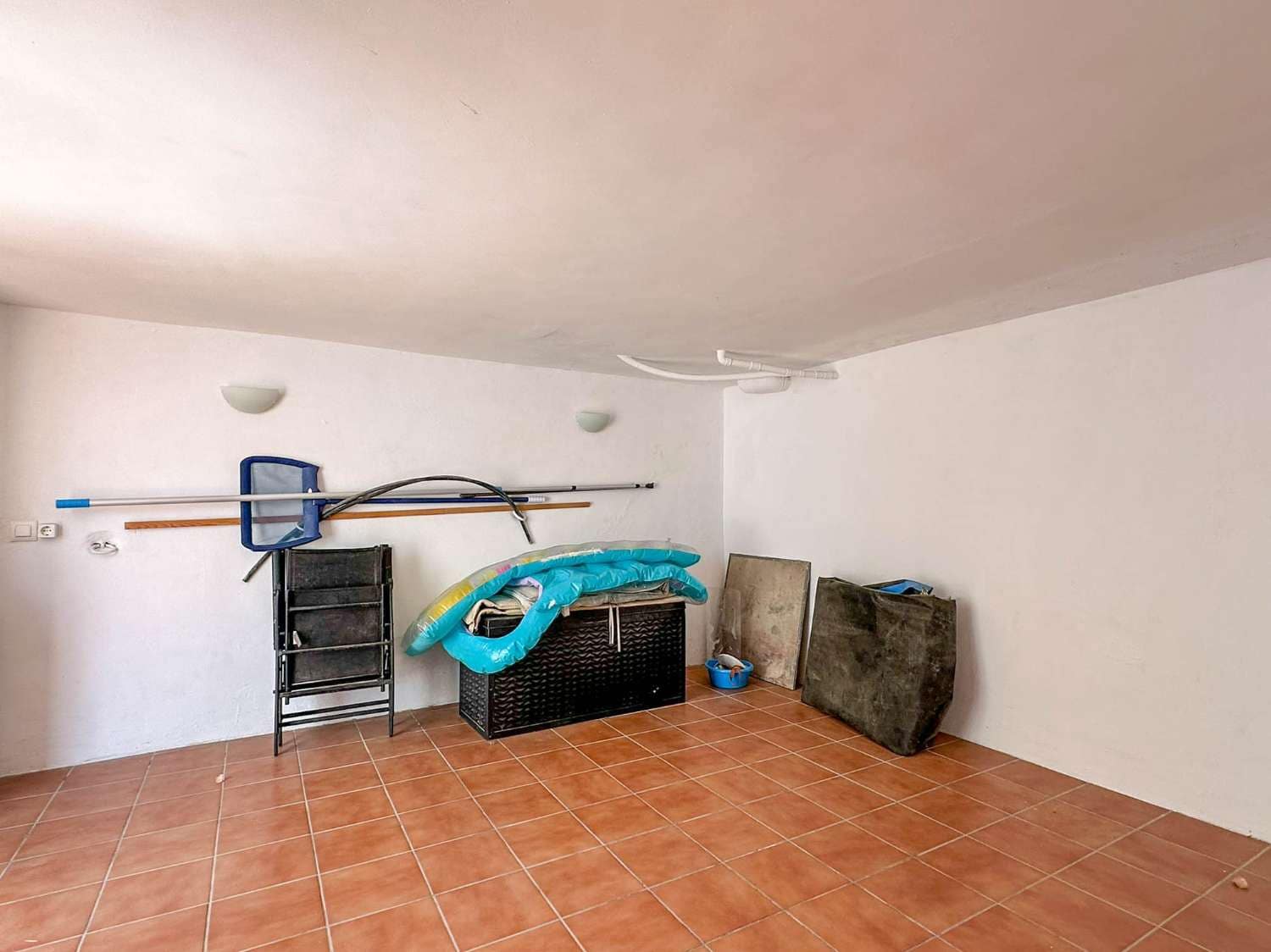 6 bedroom Finca/Country House for sale in Salobrena with pool - € 350,000 (Ref: 9145291)