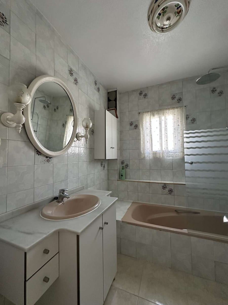 4 Zimmer Villa zu verkaufen in Salobrena mit Pool Garage - 575.000 € (Ref: 9146868)