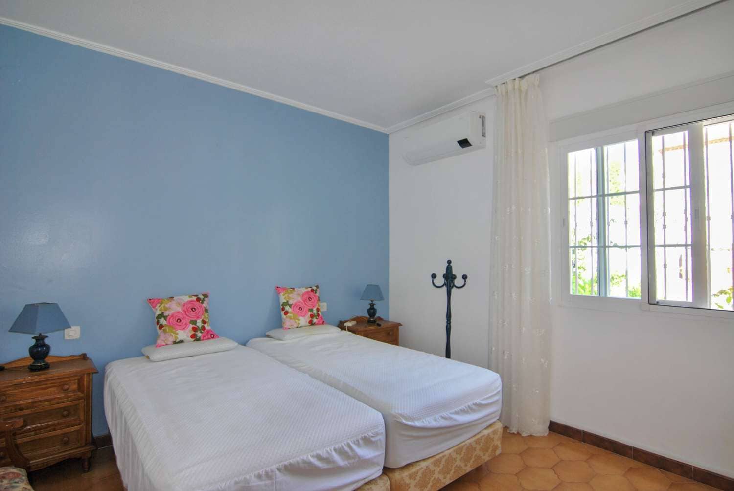 4 Zimmer Villa zu verkaufen in Salobrena mit Pool Garage - 575.000 € (Ref: 9146868)