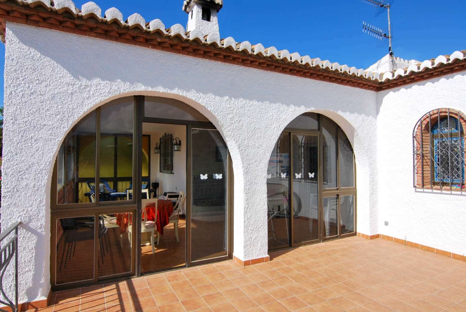 4 Zimmer Villa zu verkaufen in Salobrena mit Pool Garage - 575.000 € (Ref: 9146868)