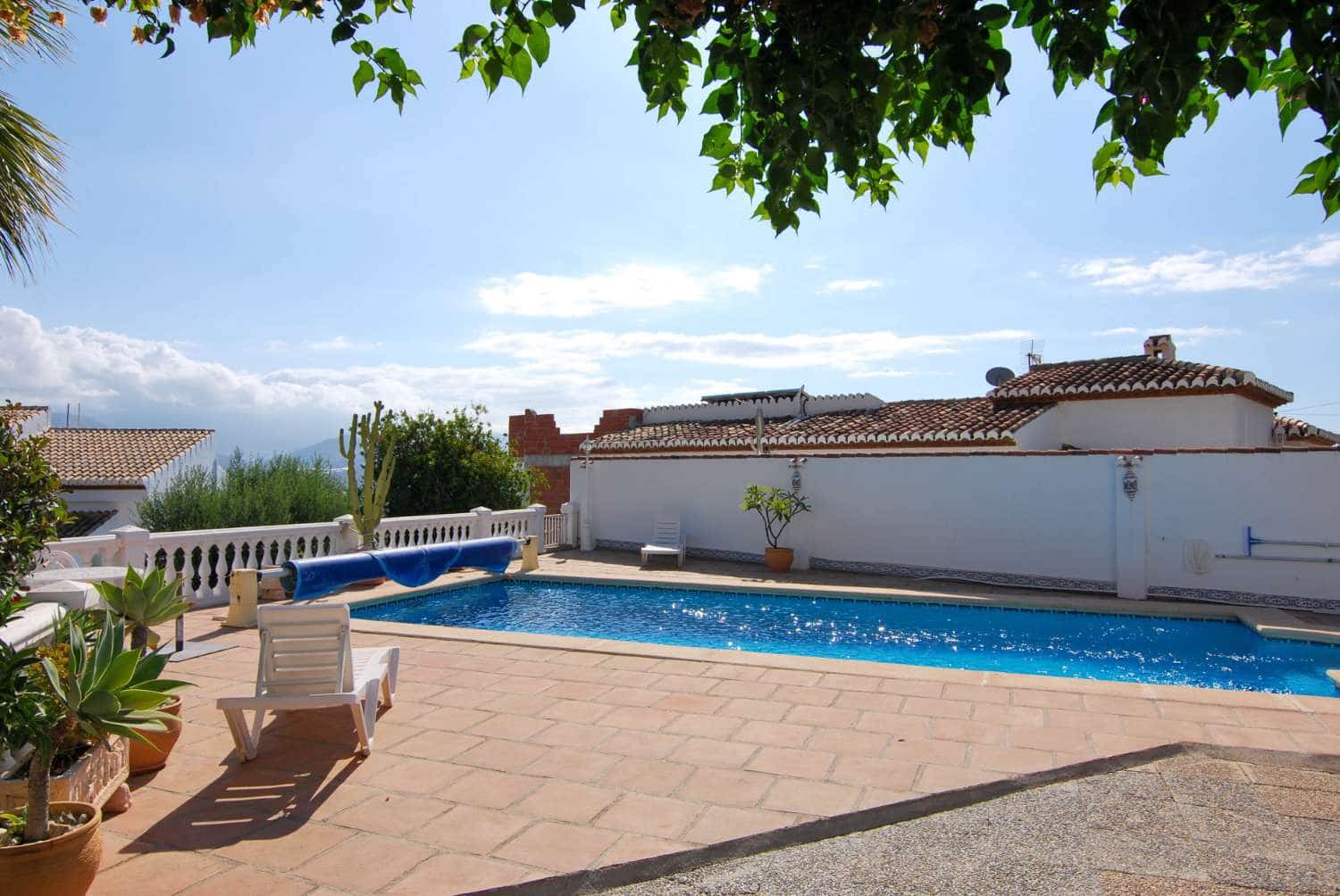 4 Zimmer Villa zu verkaufen in Salobrena mit Pool Garage - 575.000 € (Ref: 9146868)