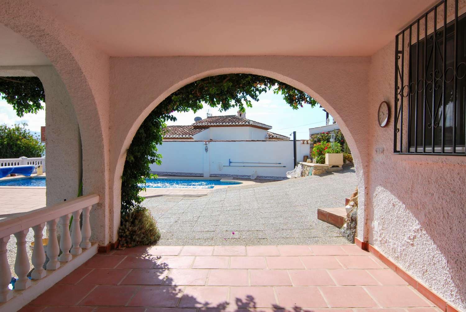 4 Zimmer Villa zu verkaufen in Salobrena mit Pool Garage - 575.000 € (Ref: 9146868)