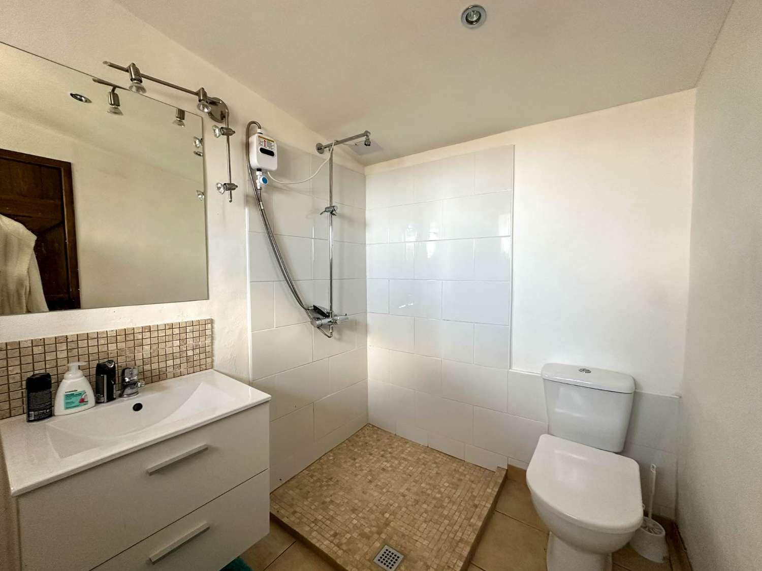 3 bedroom Finca/Country House for rent in Motril with pool garage - € 900 (Ref: 9159292)