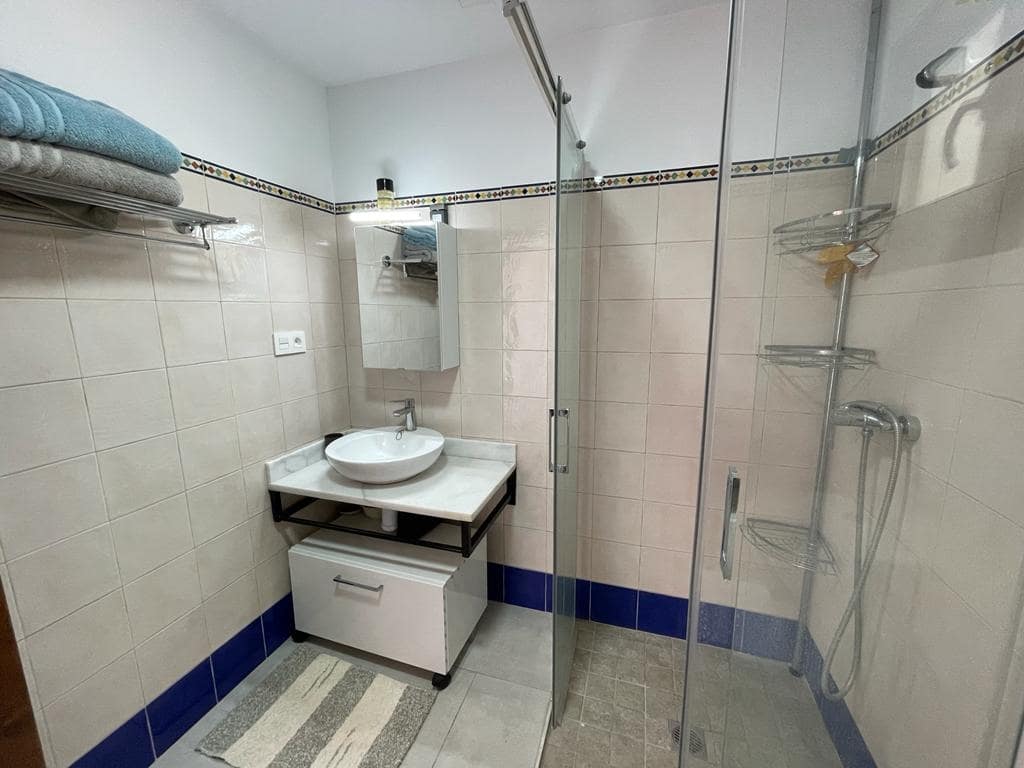 3 soveværelse Villa til leje i Salobrena med garage - € 1.300 (Ref: 9185064)