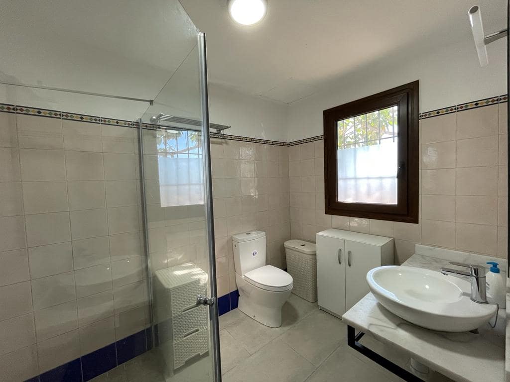 3 soveværelse Villa til leje i Salobrena med garage - € 1.300 (Ref: 9185064)