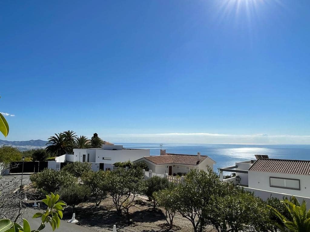 3 soveværelse Villa til leje i Salobrena med garage - € 1.300 (Ref: 9185064)