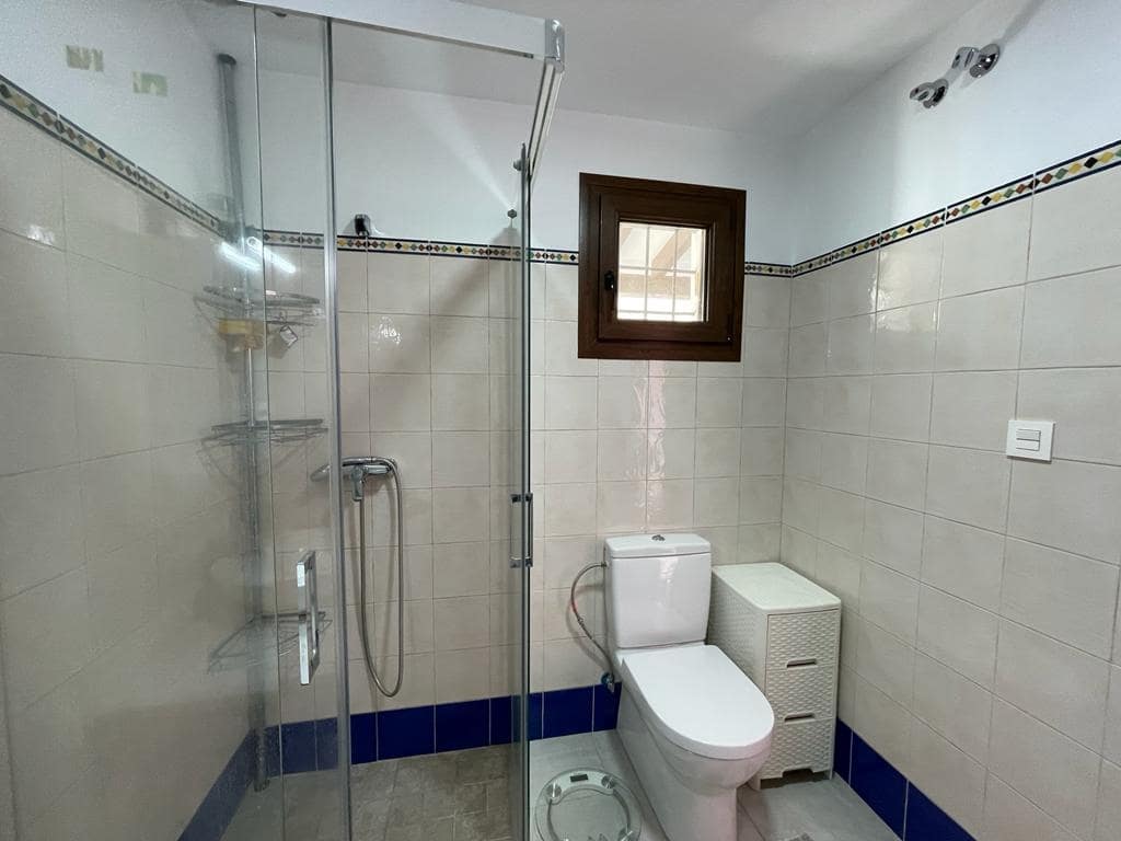 3 soveværelse Villa til leje i Salobrena med garage - € 1.300 (Ref: 9185064)