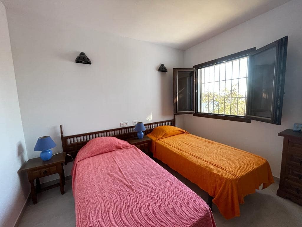 3 soveværelse Villa til leje i Salobrena med garage - € 1.300 (Ref: 9185064)