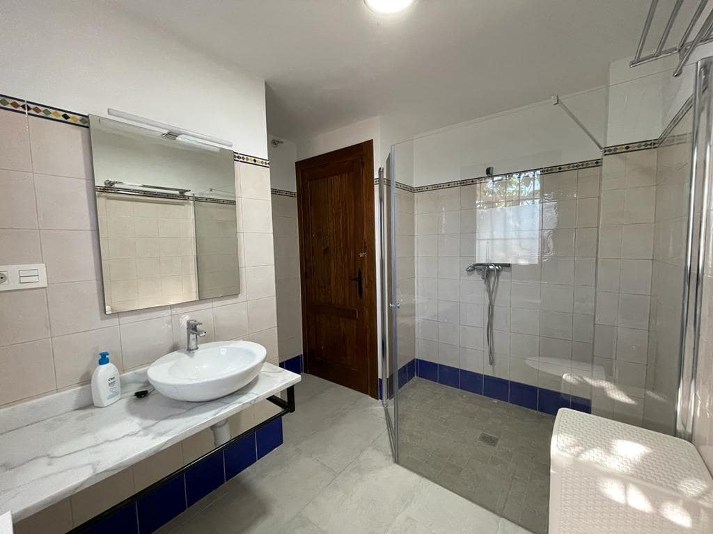 3 soveværelse Villa til leje i Salobrena med garage - € 1.300 (Ref: 9185064)