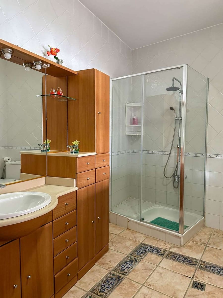 8 slaapkamer Villa te koop in Salobrena met zwembad - € 1.750.000 (Ref: 9275882)