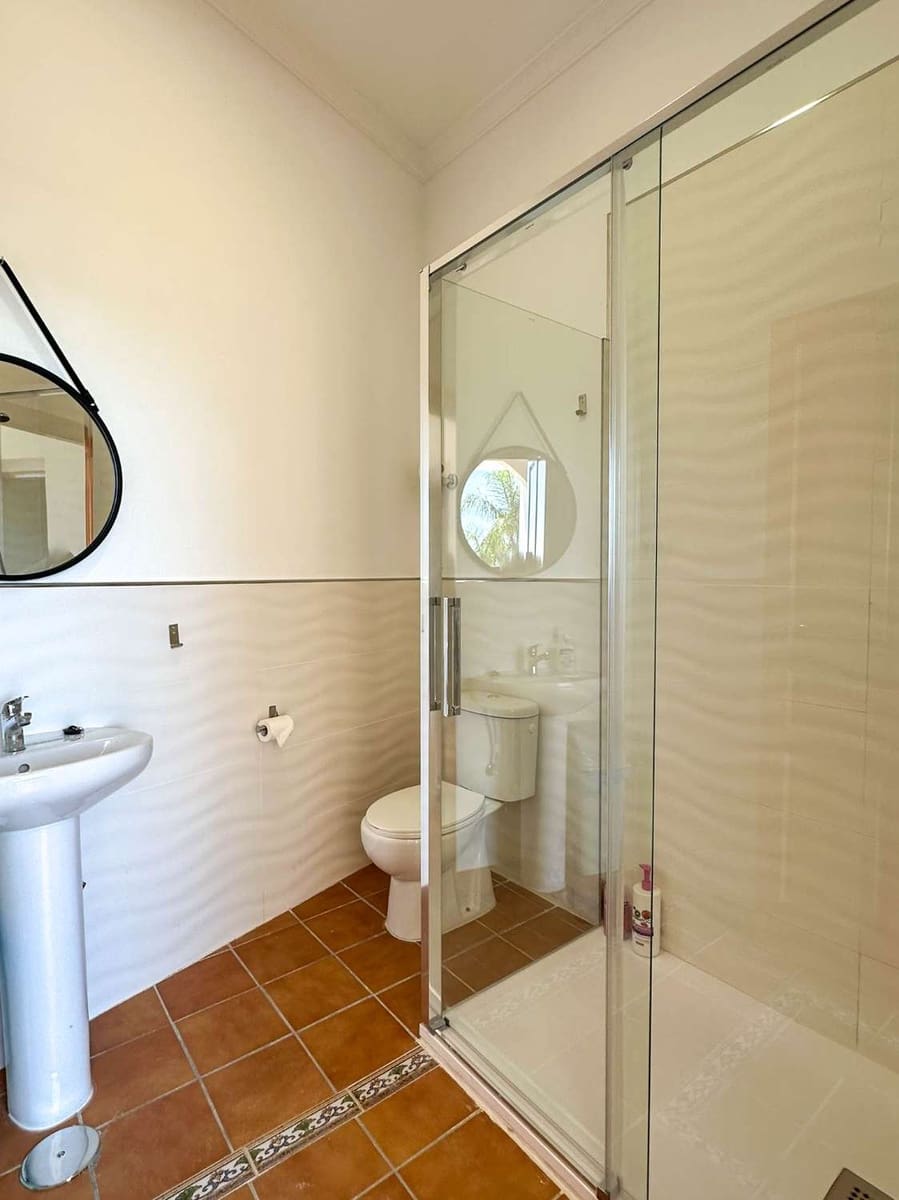 8 slaapkamer Villa te koop in Salobrena met zwembad - € 1.750.000 (Ref: 9275882)