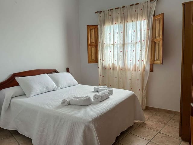 8 slaapkamer Villa te koop in Salobreña met zwembad - € 1.750.000 (Ref: 9275882)