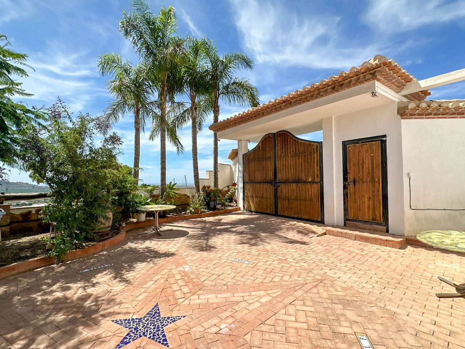 8 slaapkamer Villa te koop in Salobrena met zwembad - € 1.750.000 (Ref: 9275882)