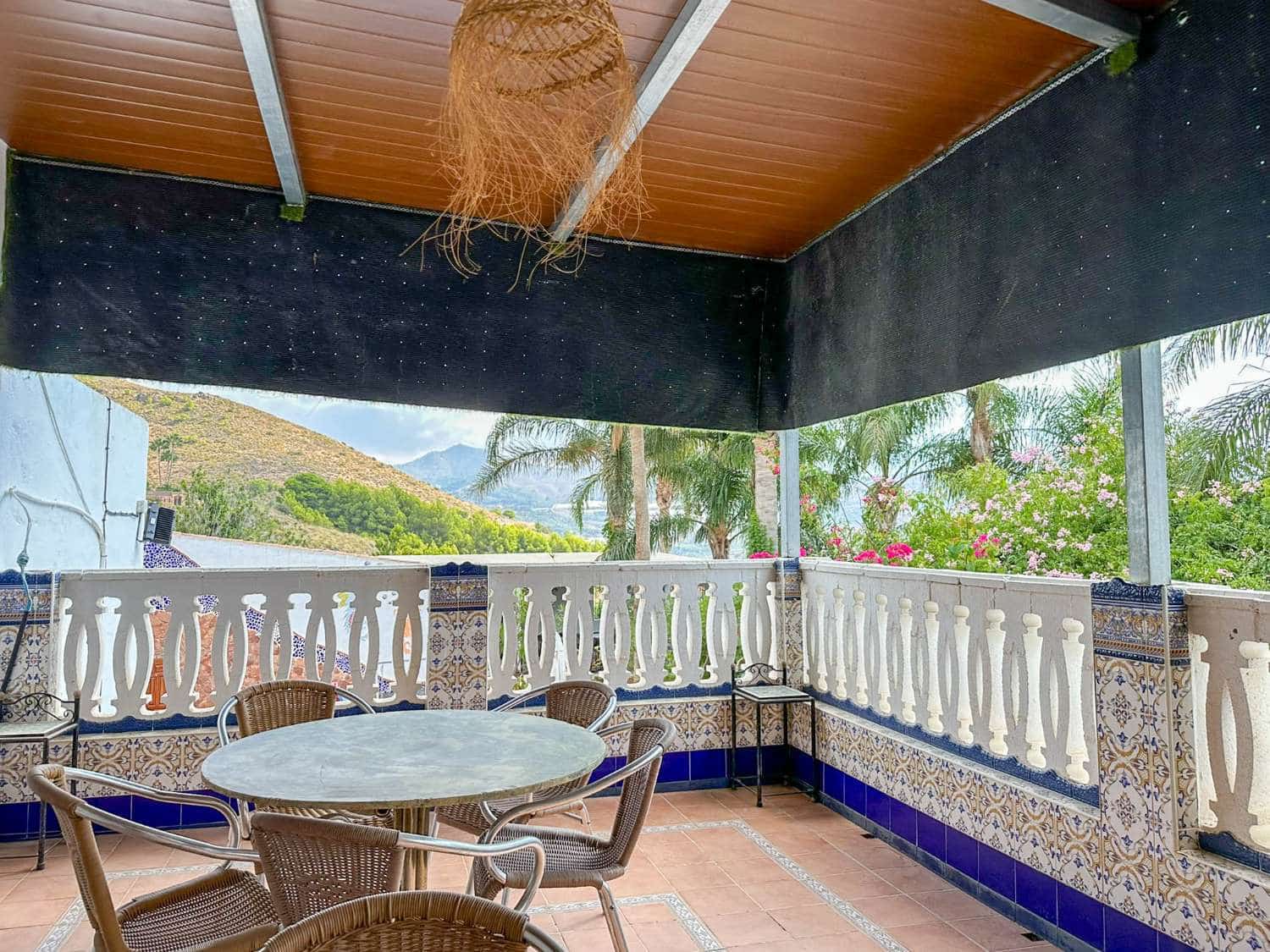 8 slaapkamer Villa te koop in Salobrena met zwembad - € 1.750.000 (Ref: 9275882)