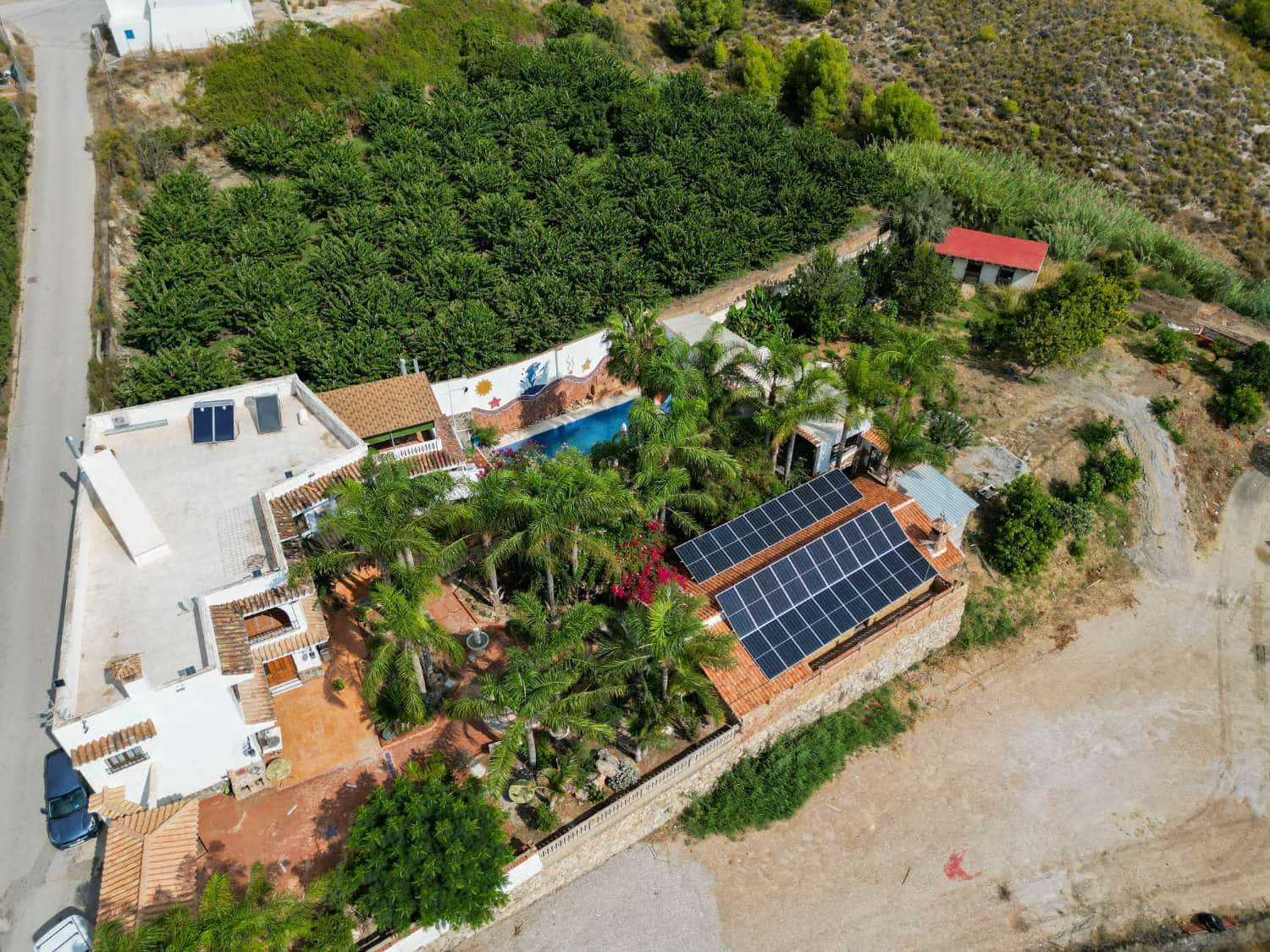 8 slaapkamer Villa te koop in Salobrena met zwembad - € 1.750.000 (Ref: 9275882)