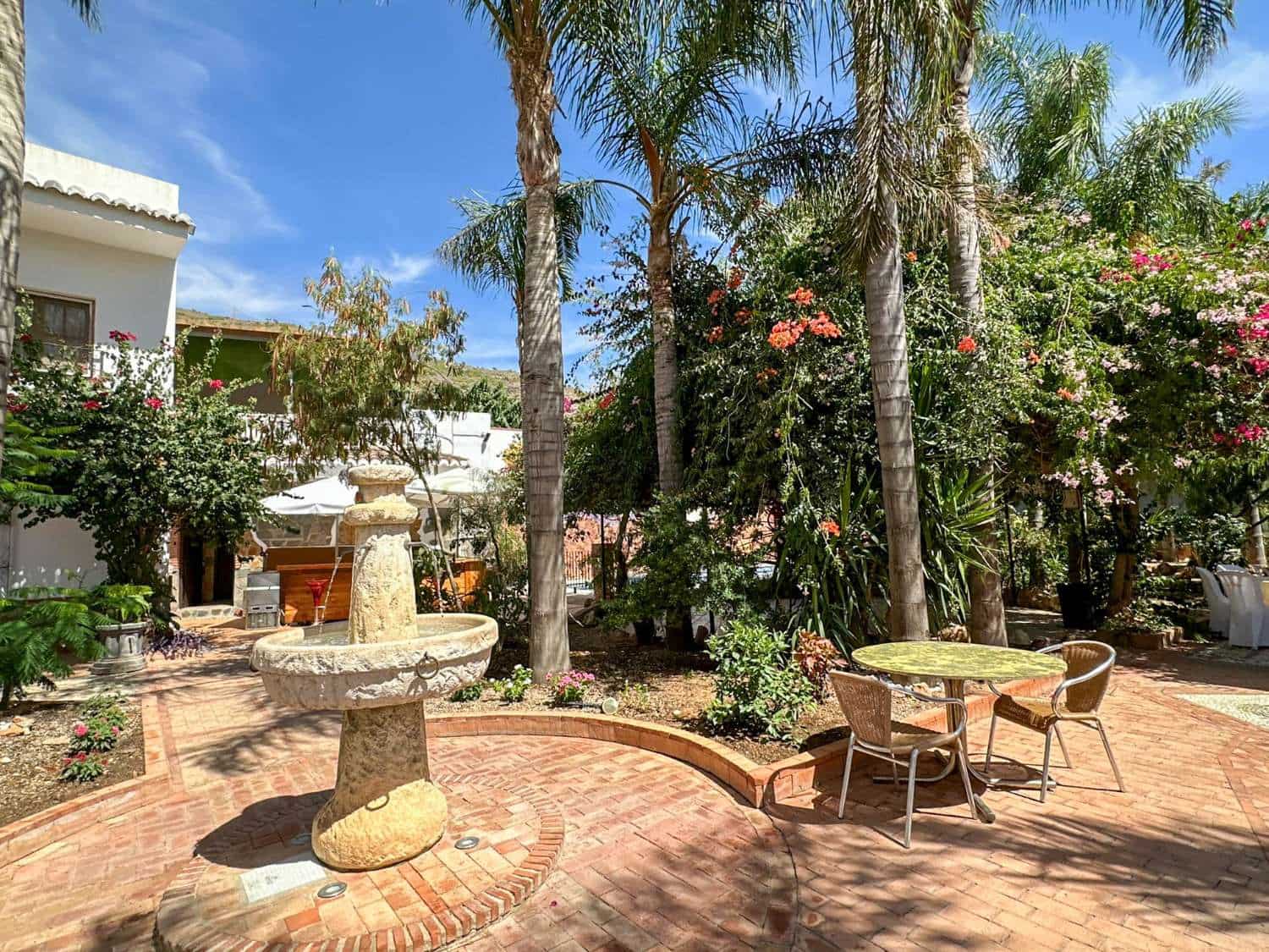 8 slaapkamer Villa te koop in Salobrena met zwembad - € 1.750.000 (Ref: 9275882)