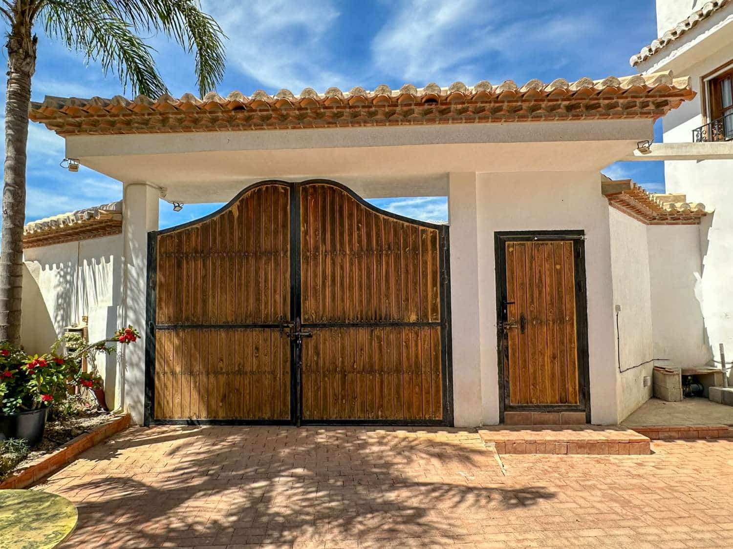 8 slaapkamer Villa te koop in Salobrena met zwembad - € 1.750.000 (Ref: 9275882)