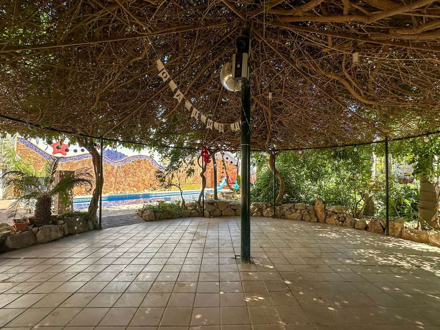 8 slaapkamer Villa te koop in Salobrena met zwembad - € 1.750.000 (Ref: 9275882)