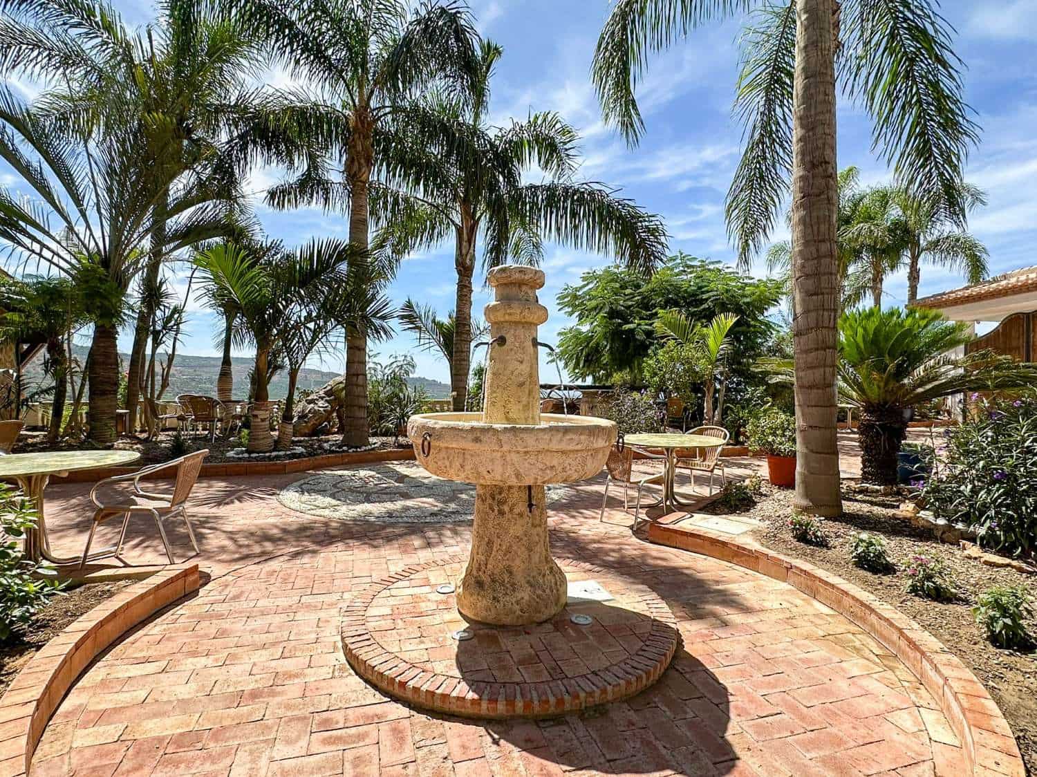 8 slaapkamer Villa te koop in Salobrena met zwembad - € 1.750.000 (Ref: 9275882)