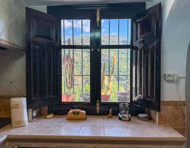 2 bedroom Apartment for sale in Los Guajares - € 95,000 (Ref: 9300674)