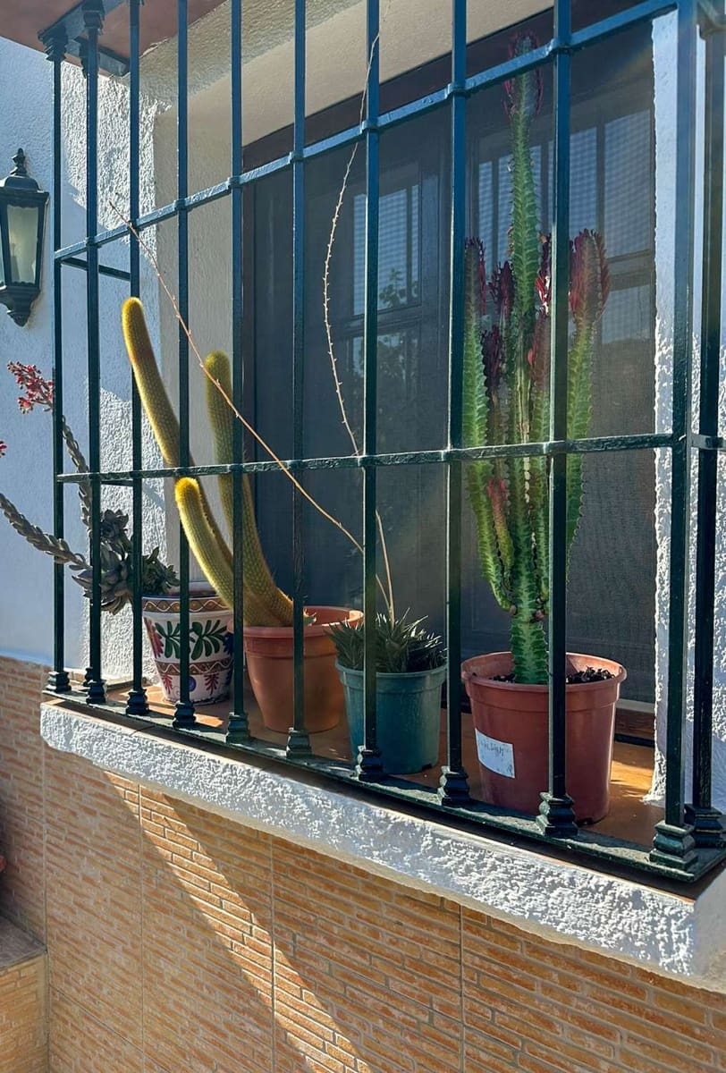 2 soveværelse Lejlighed til salg i Los Guajares - € 95.000 (Ref: 9300674)