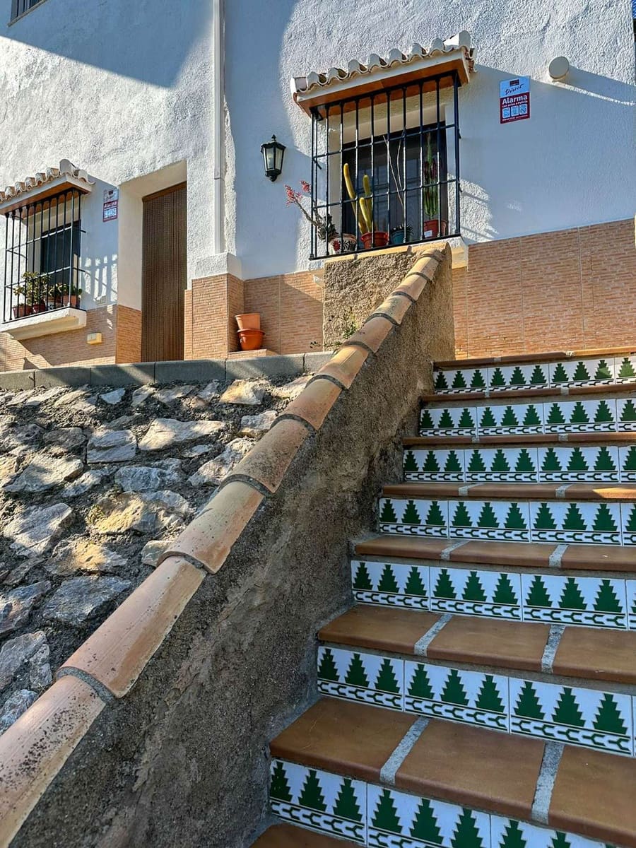 2 soveværelse Lejlighed til salg i Los Guajares - € 95.000 (Ref: 9300674)