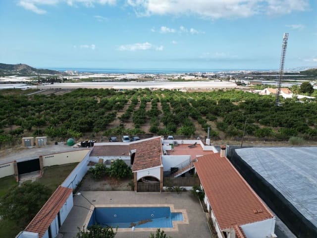 14 soveværelse Finca/Landehus til salg i Motril med swimmingpool - € 599.000 (Ref: 9304980)