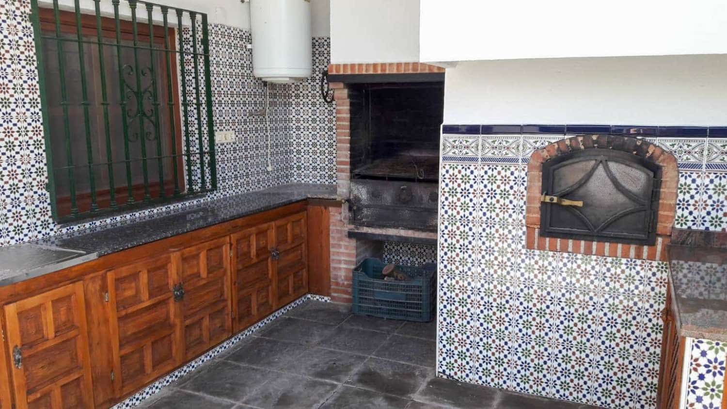 14 soverom Finca/Herregård til salgs i Motril med svømmebasseng - € 599 000 (Ref: 9304980)