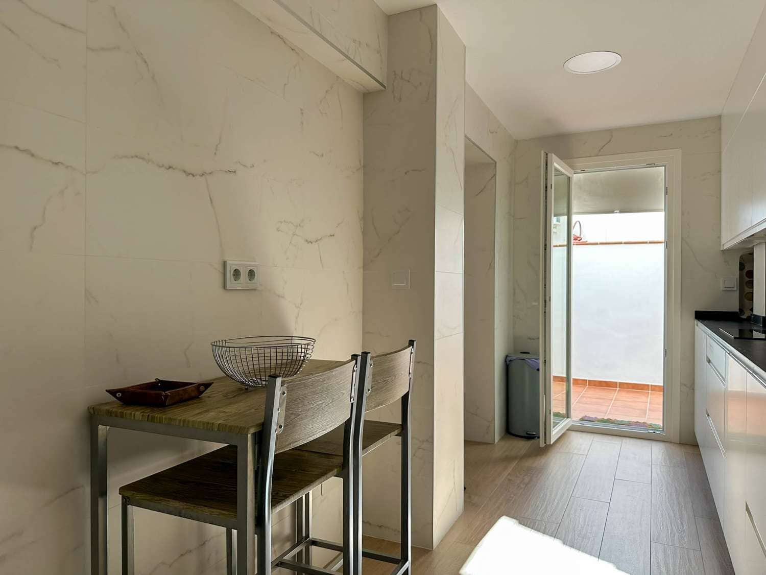 2 slaapkamer Flat te huur in Almunecar - € 850 (Ref: 9310560)