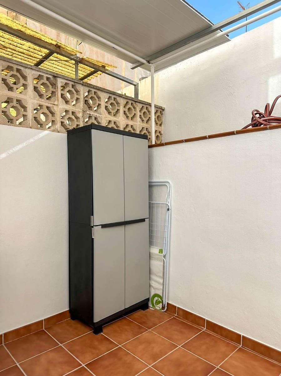 2 slaapkamer Flat te huur in Almunecar - € 850 (Ref: 9310560)