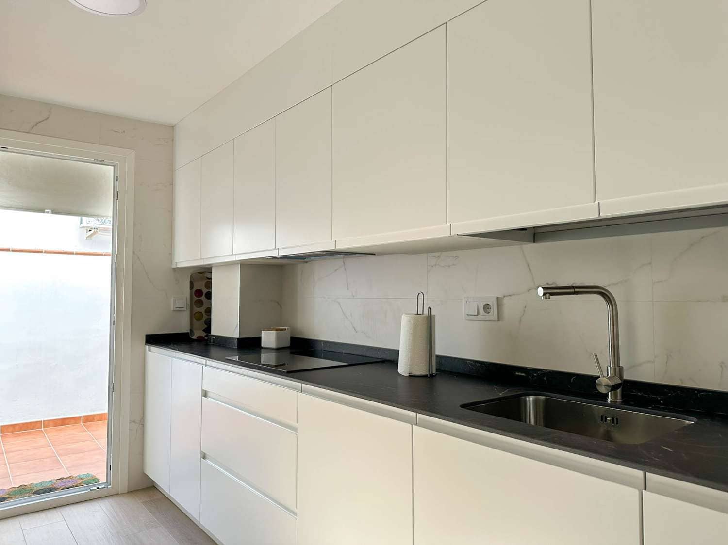 2 slaapkamer Flat te huur in Almunecar - € 850 (Ref: 9310560)