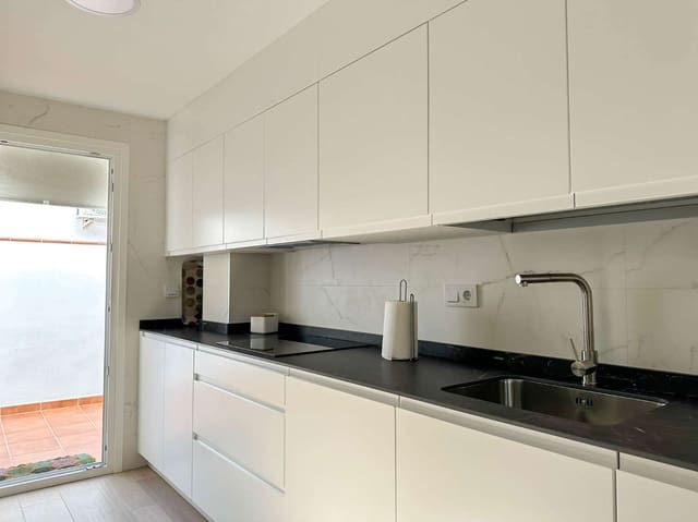 2 slaapkamer Flat te huur in Almuñécar - € 850 (Ref: 9310560)