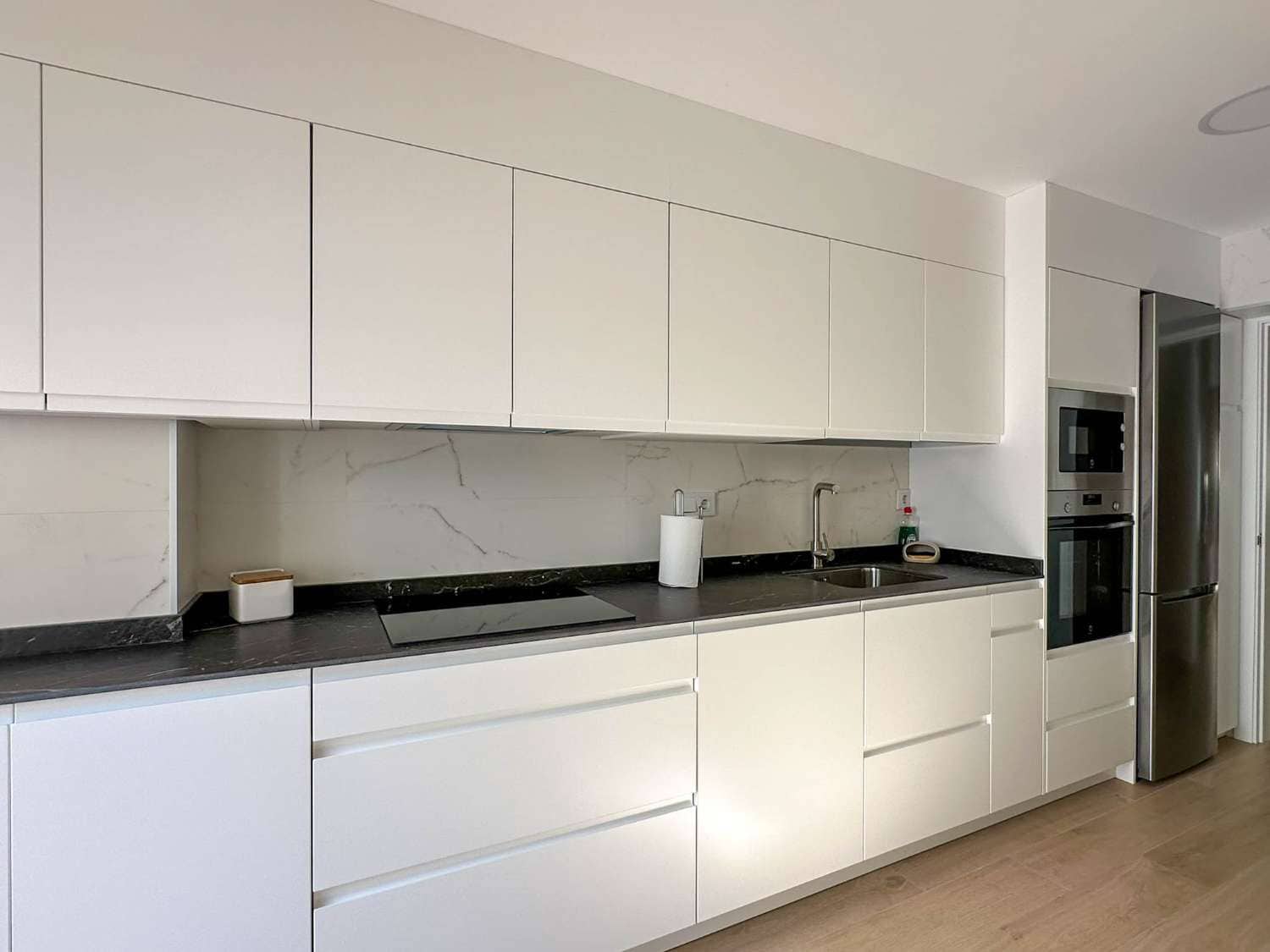 2 slaapkamer Flat te huur in Almunecar - € 850 (Ref: 9310560)