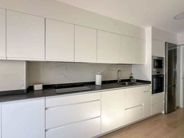 2 slaapkamer Flat te huur in Almuñécar - € 850 (Ref: 9310560)