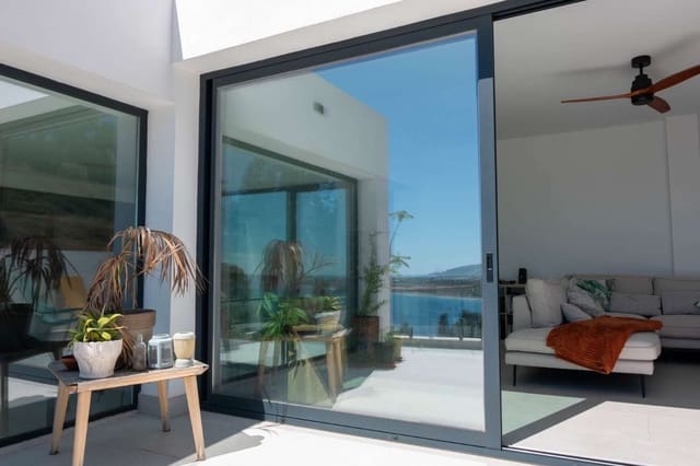Casa de 3 habitaciones en Salobreña en venta con piscina - 950.000 € (Ref: 9344431)