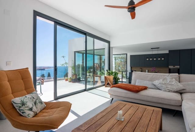 Casa de 3 habitaciones en Salobreña en venta con piscina - 950.000 € (Ref: 9344431)