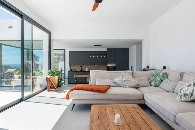 Casa de 3 habitaciones en Salobreña en venta con piscina - 950.000 € (Ref: 9344431)