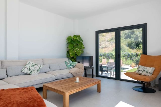 Casa de 3 habitaciones en Salobreña en venta con piscina - 950.000 € (Ref: 9344431)