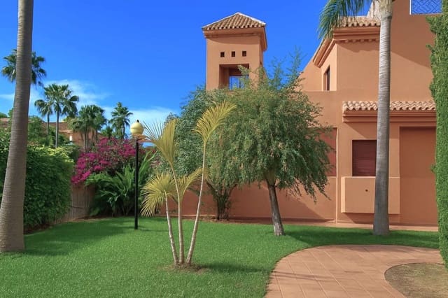 4 soveværelse Byhus til salg i Motril med swimmingpool - € 580.000 (Ref: 9387629)