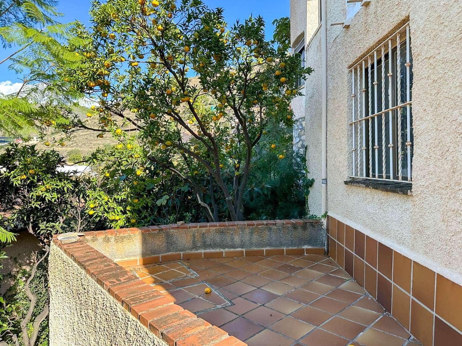 3 slaapkamer Huis te koop in Almunecar met garage - € 390.000 (Ref: 9415450)