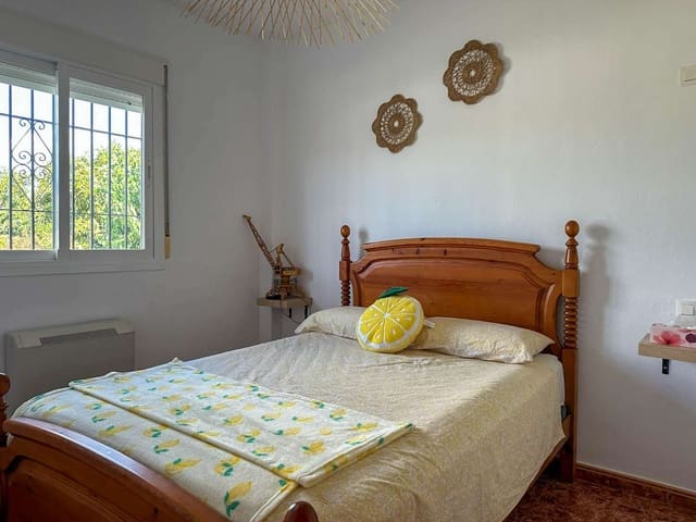 3 soveværelse Finca/Landehus til leje i Salobreña med swimmingpool - € 900 (Ref: 9424332)