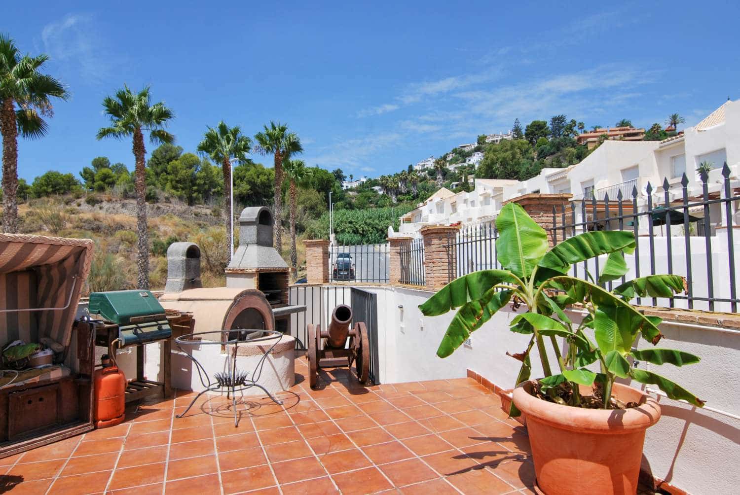 4 soverom Hus til salgs i Salobrena med svømmebasseng - € 480 000 (Ref: 9430744)