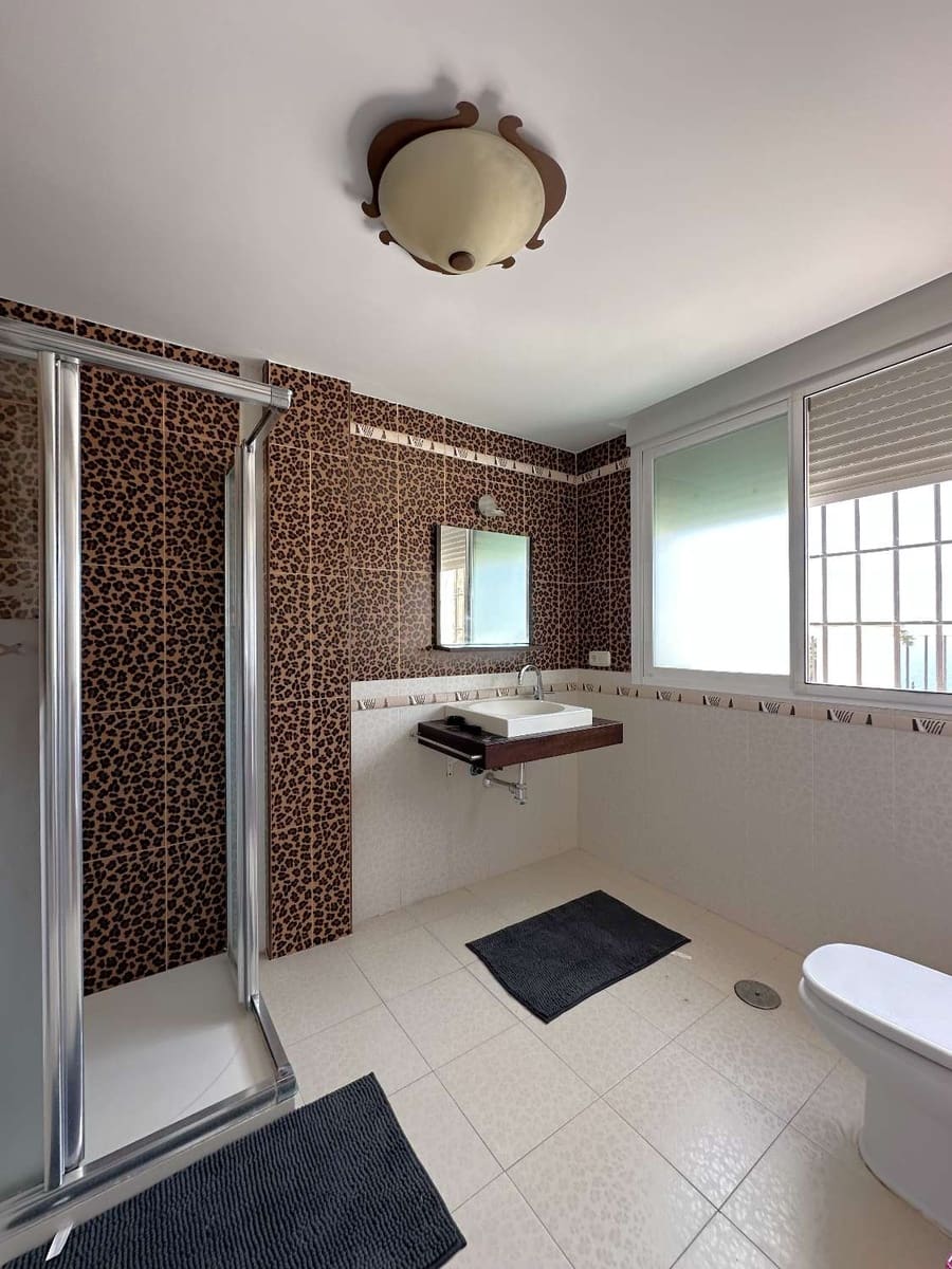 4 soverom Hus til salgs i Salobrena med svømmebasseng - € 480 000 (Ref: 9430744)