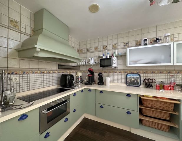 4 soverom Hus til salgs i Salobreña med svømmebasseng - € 480 000 (Ref: 9430744)